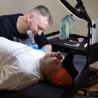 Dneska jsem si vyzkoušel novej nástroj. 🪡 Díky @oyasumi.kitsune.ink a @durt808 za skvělou zkušenost a příjemný odpoledne....